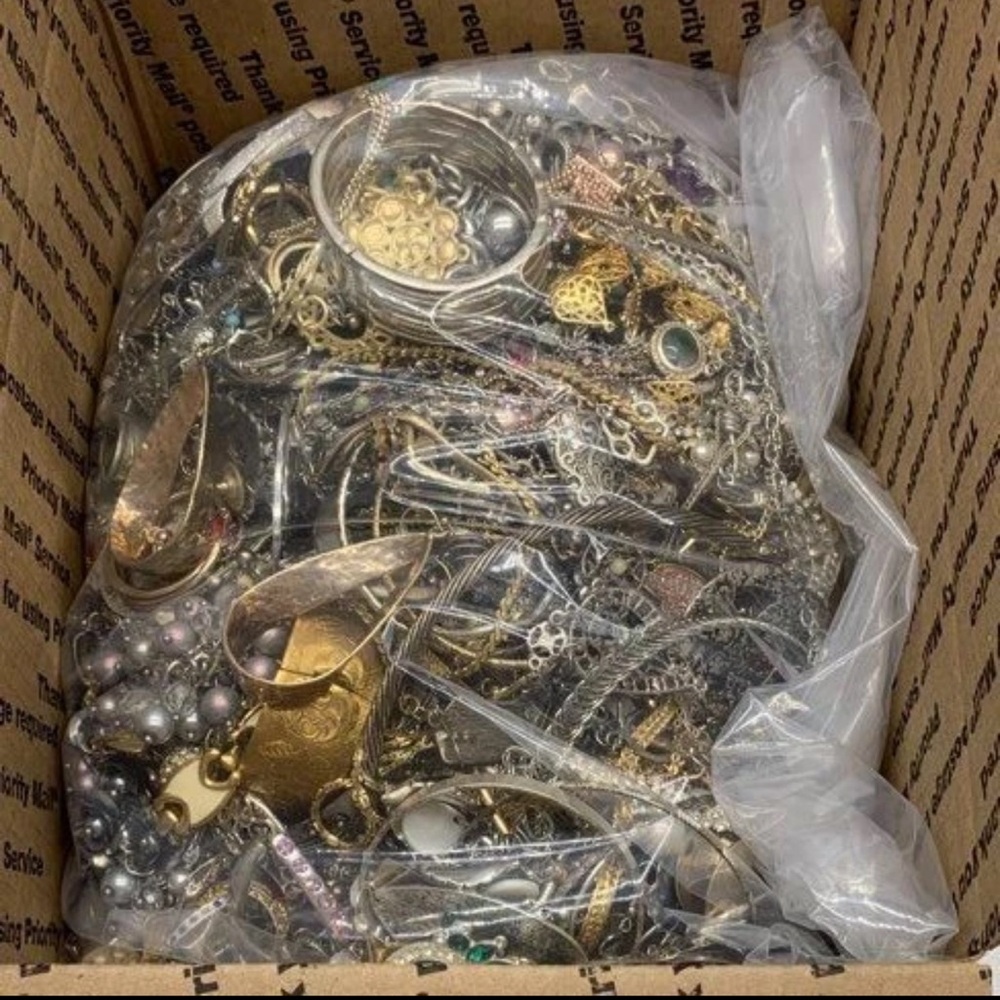 2 LB Curated Jewelry Lot ⚜️ Wearable Vintage & Modern | Reseller Ready